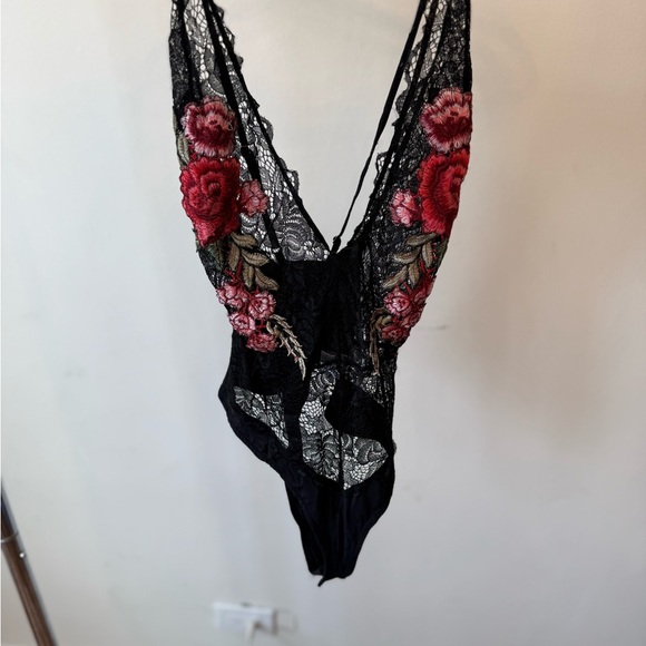 AKIRA Black Lace Bodysuit with Red Floral Embroidery - Picture 2 of 3